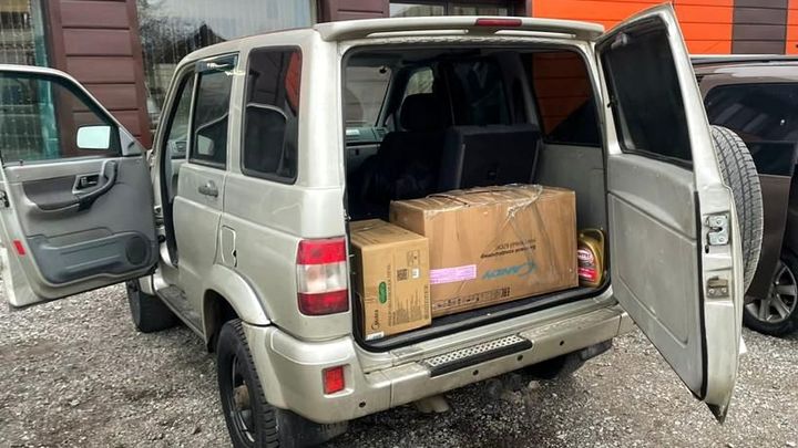На передовую в Донбасс из Новосибирска отправили очередной внедорожник