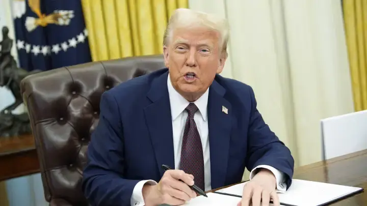 Трамп объявил о приостановке $50 млн помощи на закупку презервативов для ХАМАС