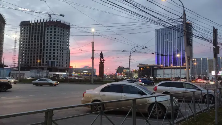 Власти Новосибирска вновь продлили разрешение на строительство гостиницы Турист