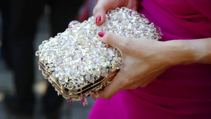 Красота! Но очень неудобно. Перед покупкой этих вещей подумайте несколько раз