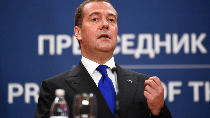 Медведев жёстко высказался о желании Европы запретить шенгены для русских: “На войне как на войне”