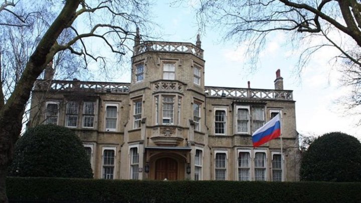 Британию ждёт ответный удар Москвы? Посольство России ответило на санкции Лондона