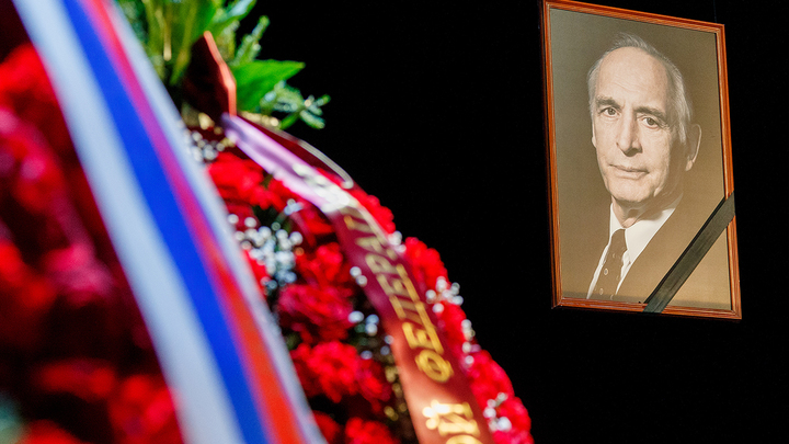 Все в шоке и недоумении: Вечер памяти Ланового обернулся скандалом и обвинениями в мести