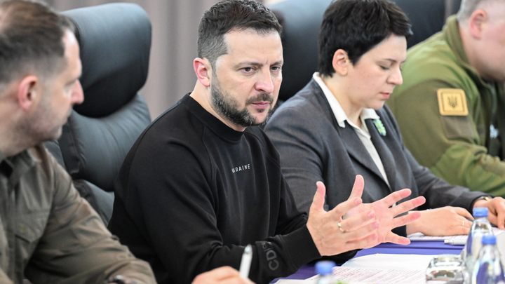 Зеленский потерял контроль: Кто на самом деле руководит Украиной