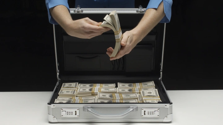 Дагестанский депутат получил $45 млн от Байдена: США разоблачили собственного иноагента