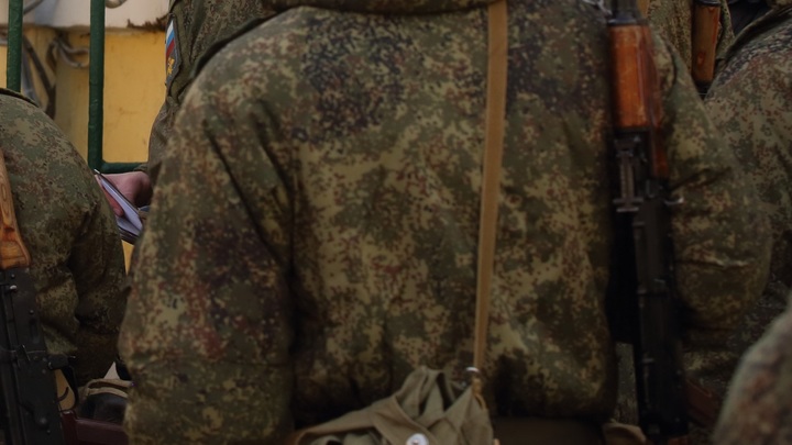 Вооружённый солдат-убийца сбежал и скрывается в Советском районе Воронежа. Будьте осторожны!