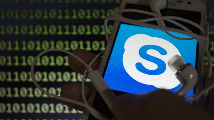 Вирус вирусом, а обед по расписанию: Предприимчивые экстрасенсы самозолировались и ставят диагнозы по скайпу