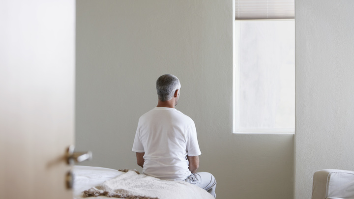 Выключить отопление и укутаться. Пенсионеры в Британии готовятся к худшему