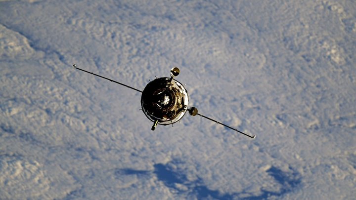 Космическая диверсия - первая в истории: Как туалетный кризис связан с дыркой на МКС