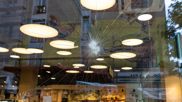 Американцы подчистую сметают всё в магазинах: Пустые полки из-за COVID показал русский журналист