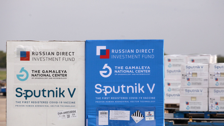Купить Спутник V на всех: Германия начала вакцинное давление на Европу - Politico