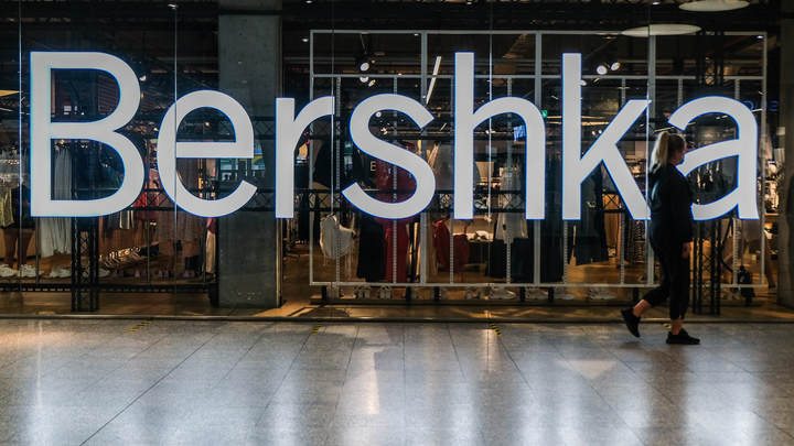 Минпромторг НСО опасается увольнения сотрудников магазинов Zara и Bershka в Новосибирске