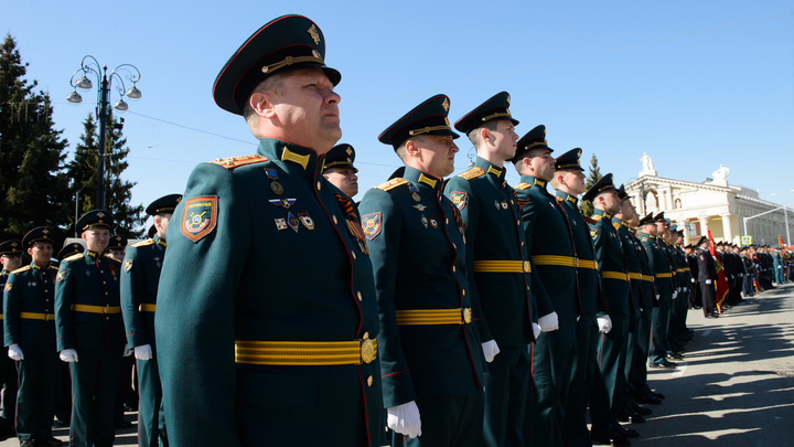 Во Франции предложили 9 Мая бомбить парады в России, чтобы перечеркнуть победу СССР над фашизмом