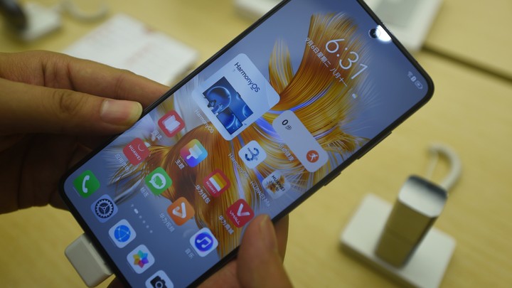 Вместо смартфонов - саблю и кремневое ружьё. Журналист Медведев раскритиковал новую инициативу Госдумы