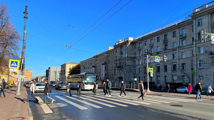 На Московском проспекте в Петербурге ограничили движение: во всем виноват прорыв трубы