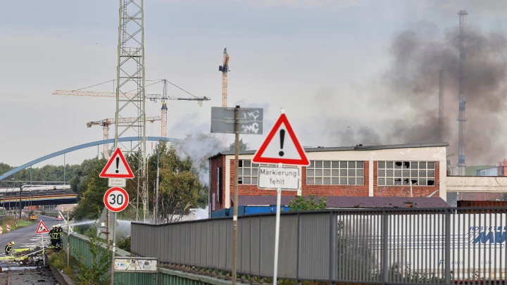 Вот это совпадение: Вслед за Мукачево полыхает завод кофемашин в Гамбурге. Военная помощь для Киева уничтожается на глазах