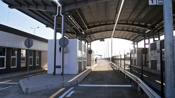 Херсонский блогер высмеял украинского депутата, посоветовавшего жителям бежать в обход Крыма