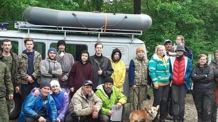 В Краснодарском крае спасли 19 туристов, которые застряли в лесу из-за поднявшейся воды в реке
