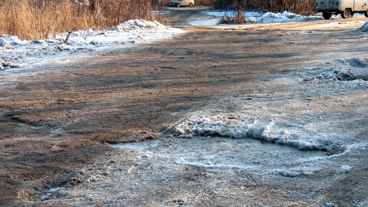 В Самаре яма перекрыла двор на 10 месяцев: жители обратились к Путину