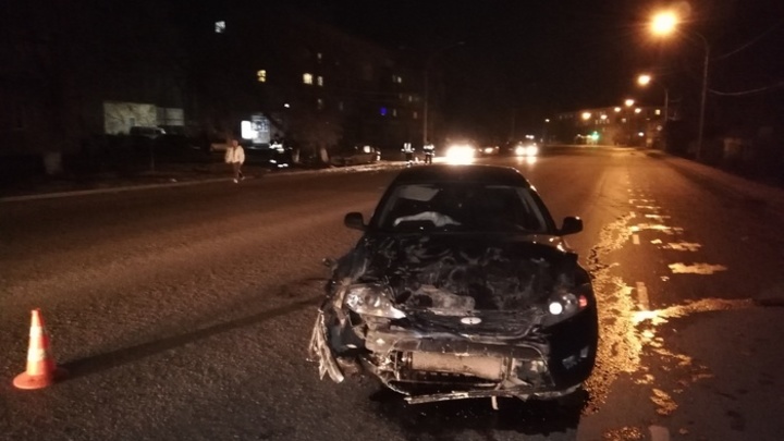 Ребенок, вылетевший из машины при ДТП в Свердловской области, умер в больнице