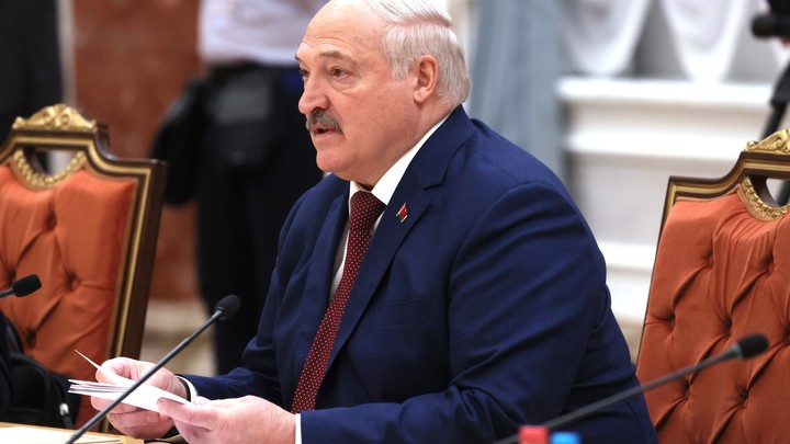 Лукашенко внесёт в парламент законопроект об уголовном наказании за насилие над президентом