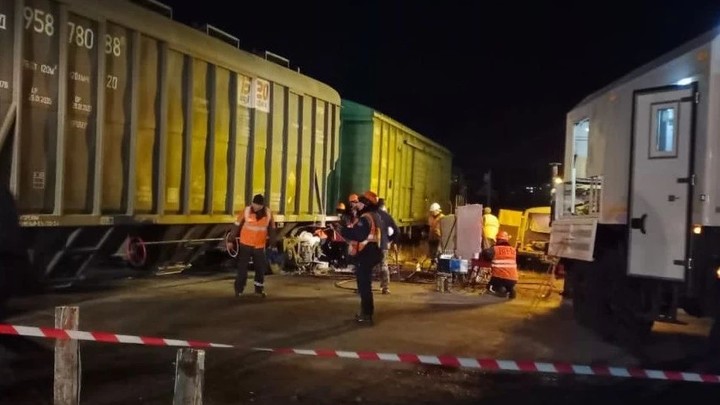 Два вагона с зерном и ячменем сошли с рельсов в Новосибирской области