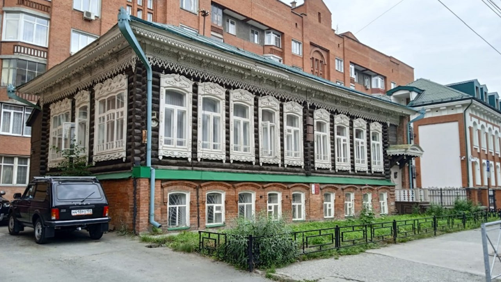 Дом-памятник в центре Новосибирска подключат к центральному отоплению