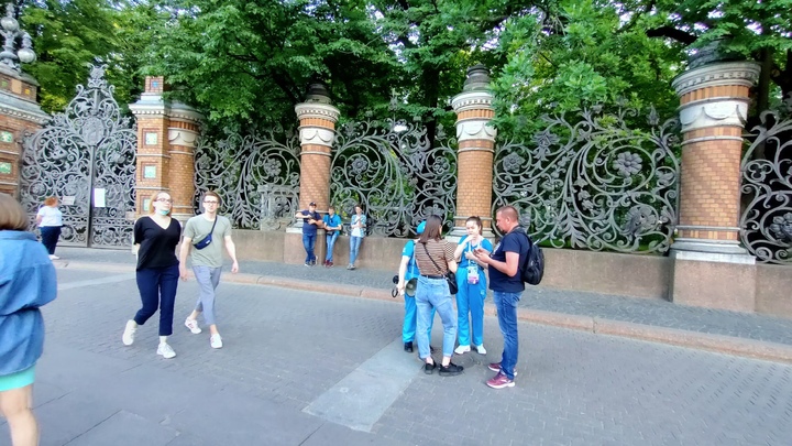 Коронавирус в Санкт-Петербурге на 13 июня: рейды по ТРК и дополнительная вакцина