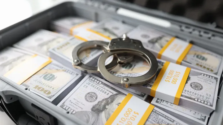 Какими богатствами владел задержанный экс-замглавы МО России Цаликов, слили паблики