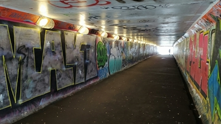 Челябинец изрисовал центр города непристойными надписями