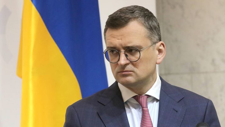 Обещал убивать русских лопатой, но… Экс-глава МИД Украины Кулеба сбежал в США: И детям лучше, и сигары вкуснее