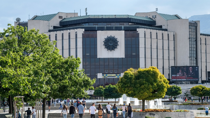 Со сторонниками России в свободной Европе разговор короткий: У матери русофила отобрали квартиру