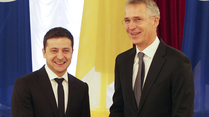 Зеленский будто Гитлер в бункере: Последние дни президента Украины в расшифровке ЦРУ