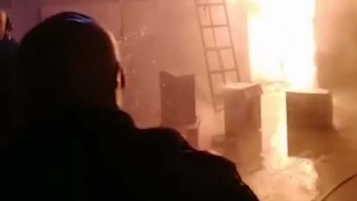 В Ростове-на-Дону полицейские спасли семью из горящего дома