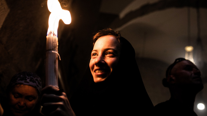 В какие храмы Москвы будет доставлен Благодатный огонь