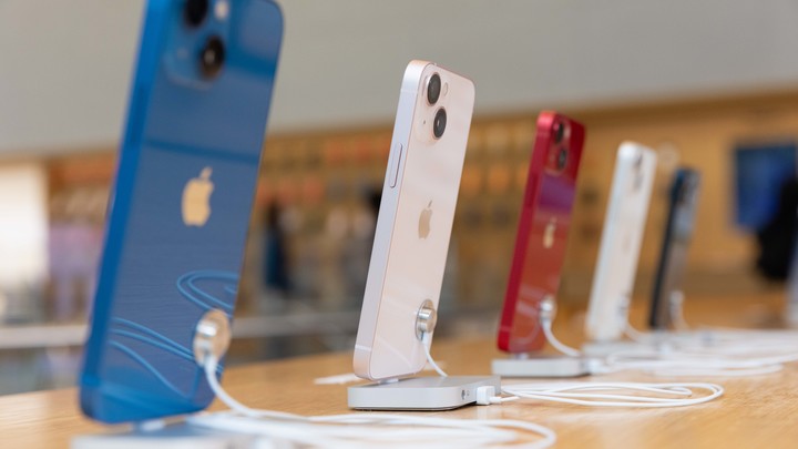 В Краснодаре закрылся магазин официального дилера Apple re:Store