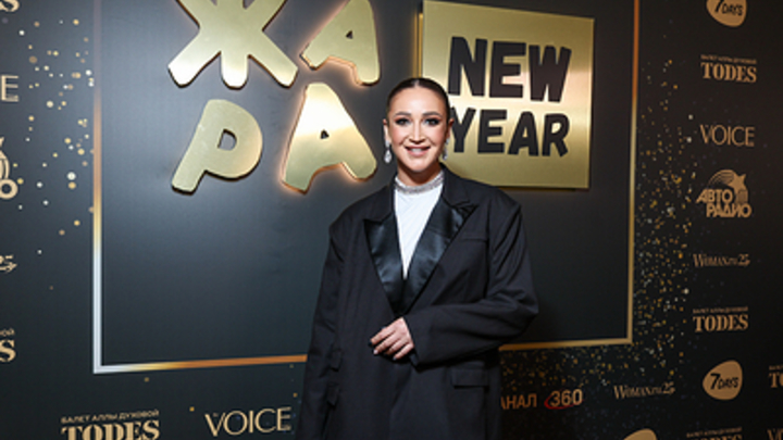 Ольга Бузова пожаловалась на лишний вес, представ на отдыхе в бикини