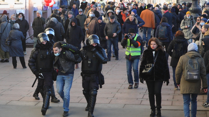 В Екатеринбурге впервые оштрафовали митингующего по новой статье о дискредитации Вооружённых сил