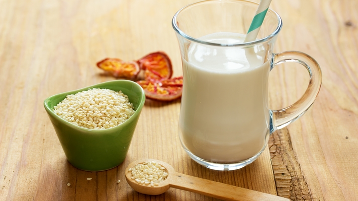 Американские учёные выяснили, какое молоко продлевает молодость