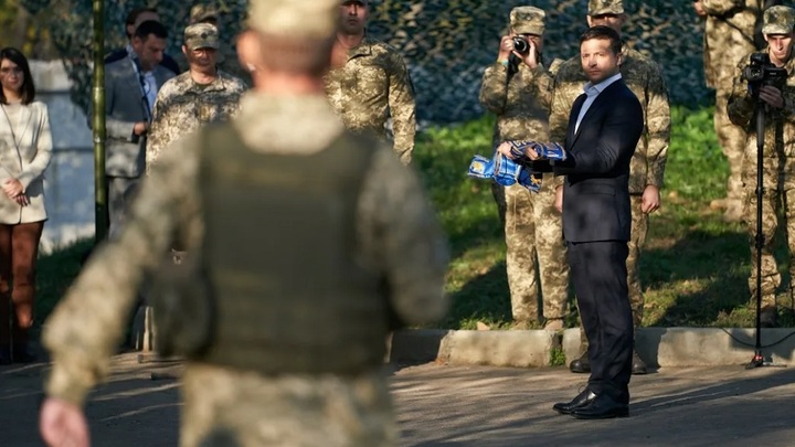 Зеленский прибыл в Бахмут