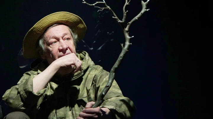 Как живёт на свободе Михаил Ефремов: Подробности первого месяца после УДО