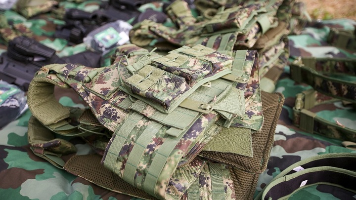Поролон вместо кевлара: в ВСУ разгорается скандал из-за снабжения войск