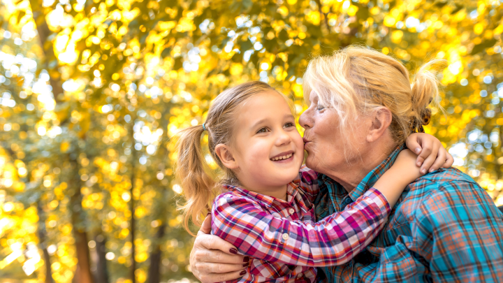 Повышение социальных выплат и надбавка по уходу за пенсионерами: Что изменится с 1 февраля?