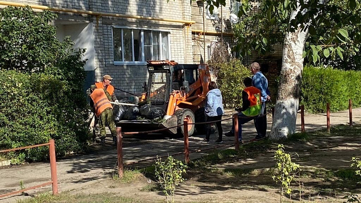 В Ейске 423 человека вернулись в квартиры пострадавшего после падения самолёта дома