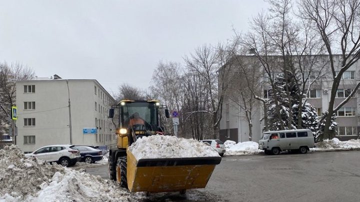 В Самаре УК не хватает ресурсов на уборку снега