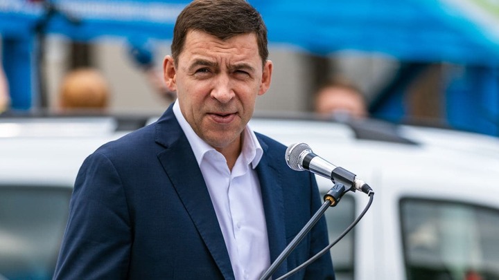 Куйвашев опроверг слухи о выплатах умершим после вакцинации на Урале