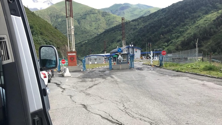 Бегут за лучшей жизнью: В Адлере пограничники задержали пятерых нелегалов из Средней Азии