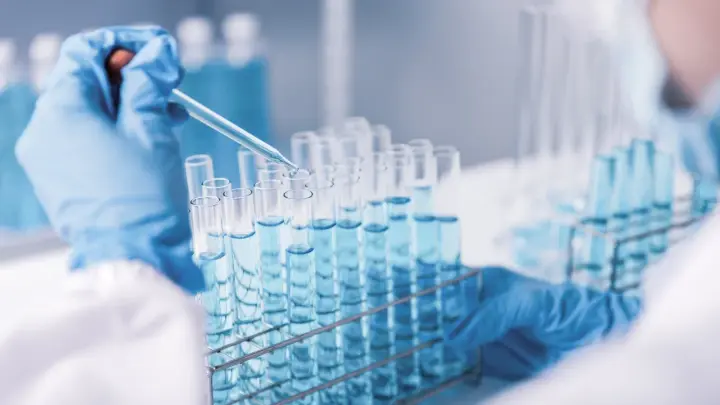 Укол от старости? раскрыто неожиданное влияние вакцины от опоясывающего лишая