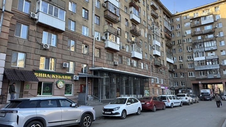 Эксперт по ЖКХ Бондарь: самовольное остекление балкона грозит демонтажом