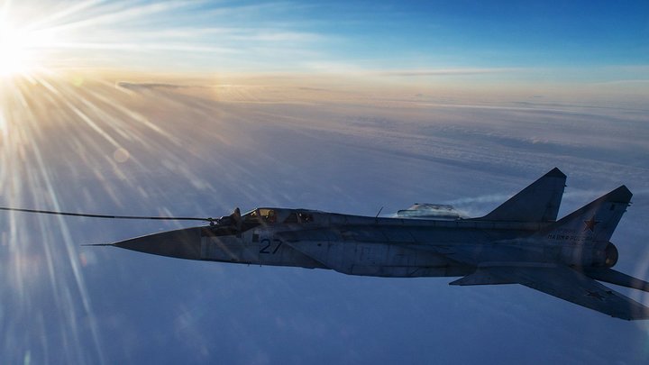 Поедал кошачий корм, радовался: Журналисты раскрыли, как лётчик-предатель доказывал свою верность